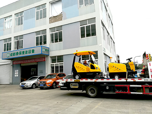 1541140309917210.jpg 掃地車配送.jpg