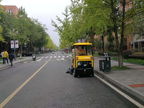 E800W掃地機(jī) E800W掃地機(jī)